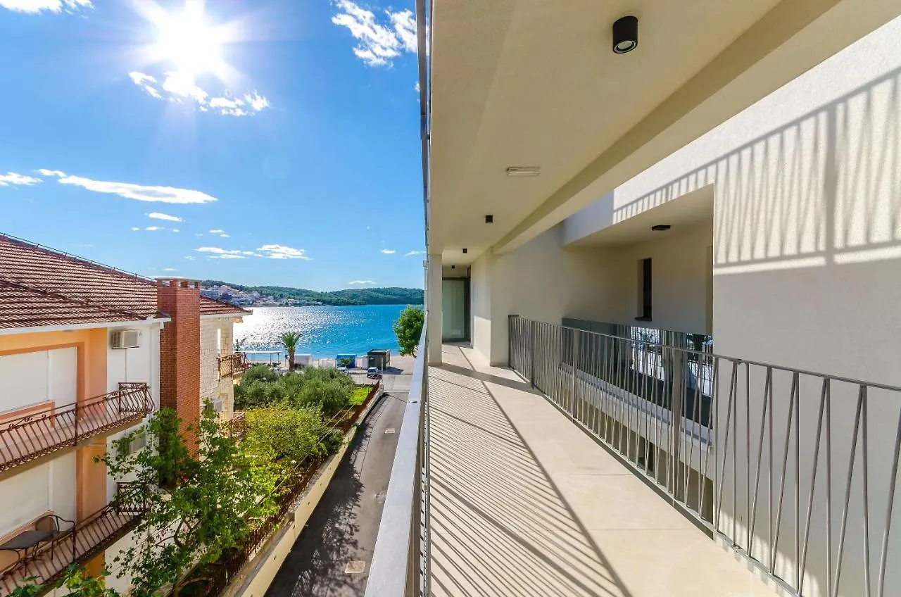Apartments Crystal Luxury Trogir 0*,